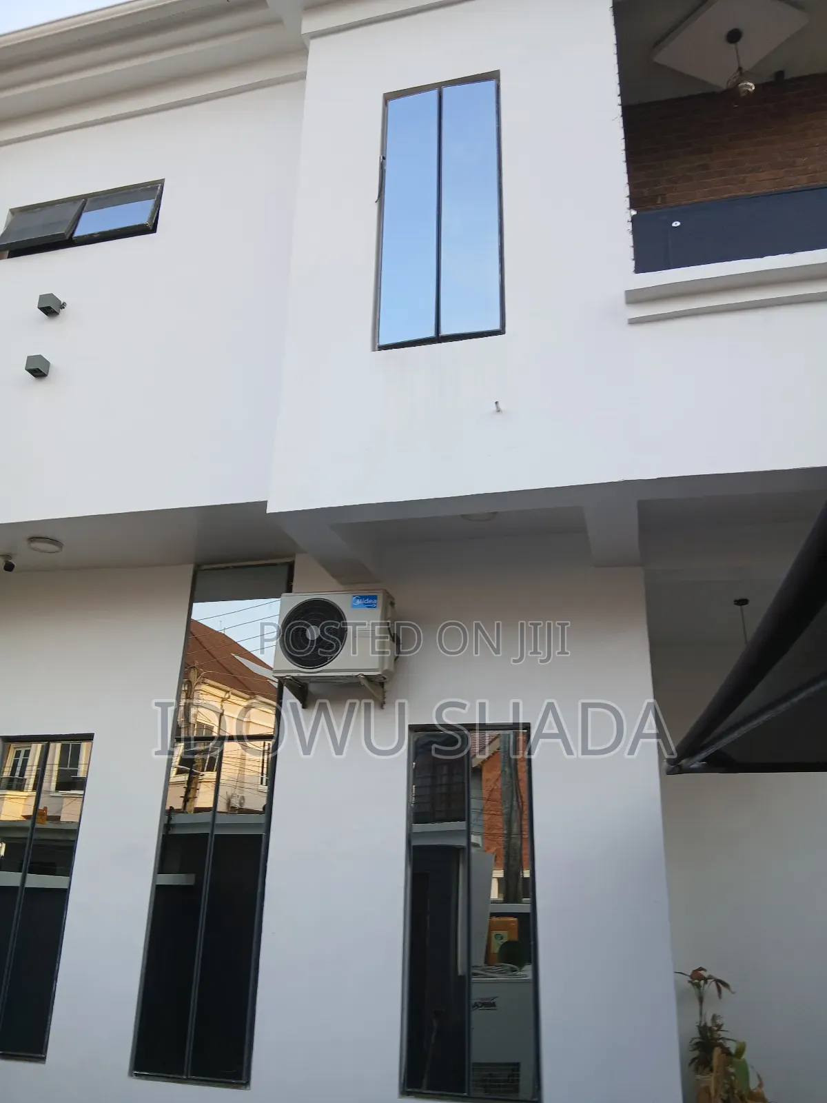 4 Bedroom Semi Detached House Shortlet at Agungi in Agungi