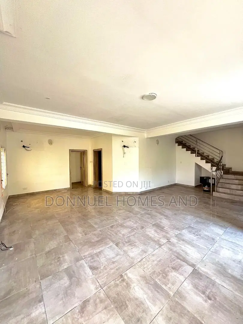6bdrm Duplex in Osapa london for sale in Osapa london