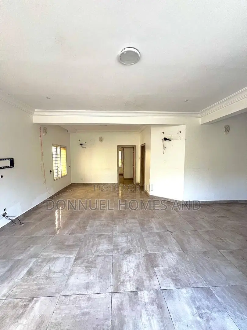 6bdrm Duplex in Osapa london for sale in Osapa london