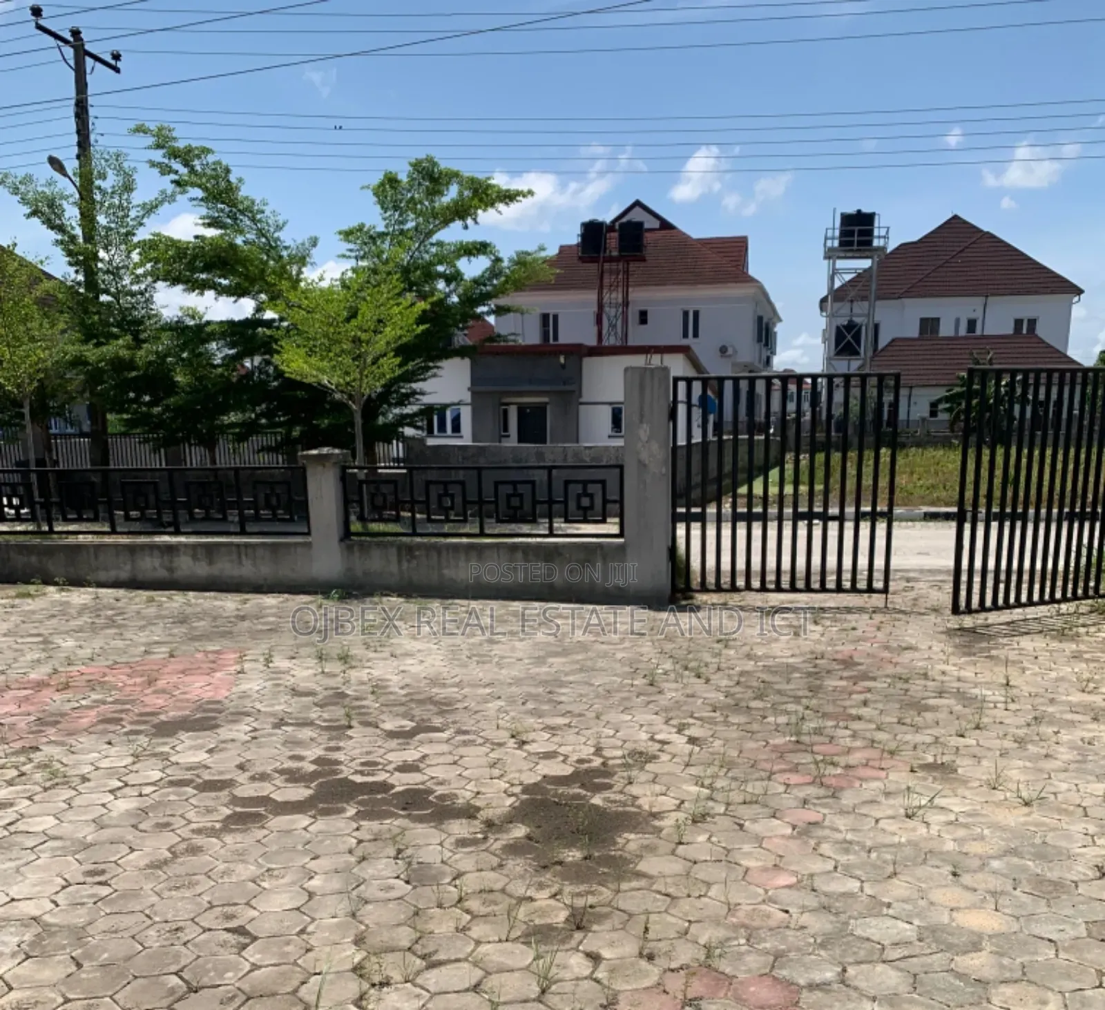 4bdrm Duplex in Abijo, Amity Estate, Ajah for sale in Ajah