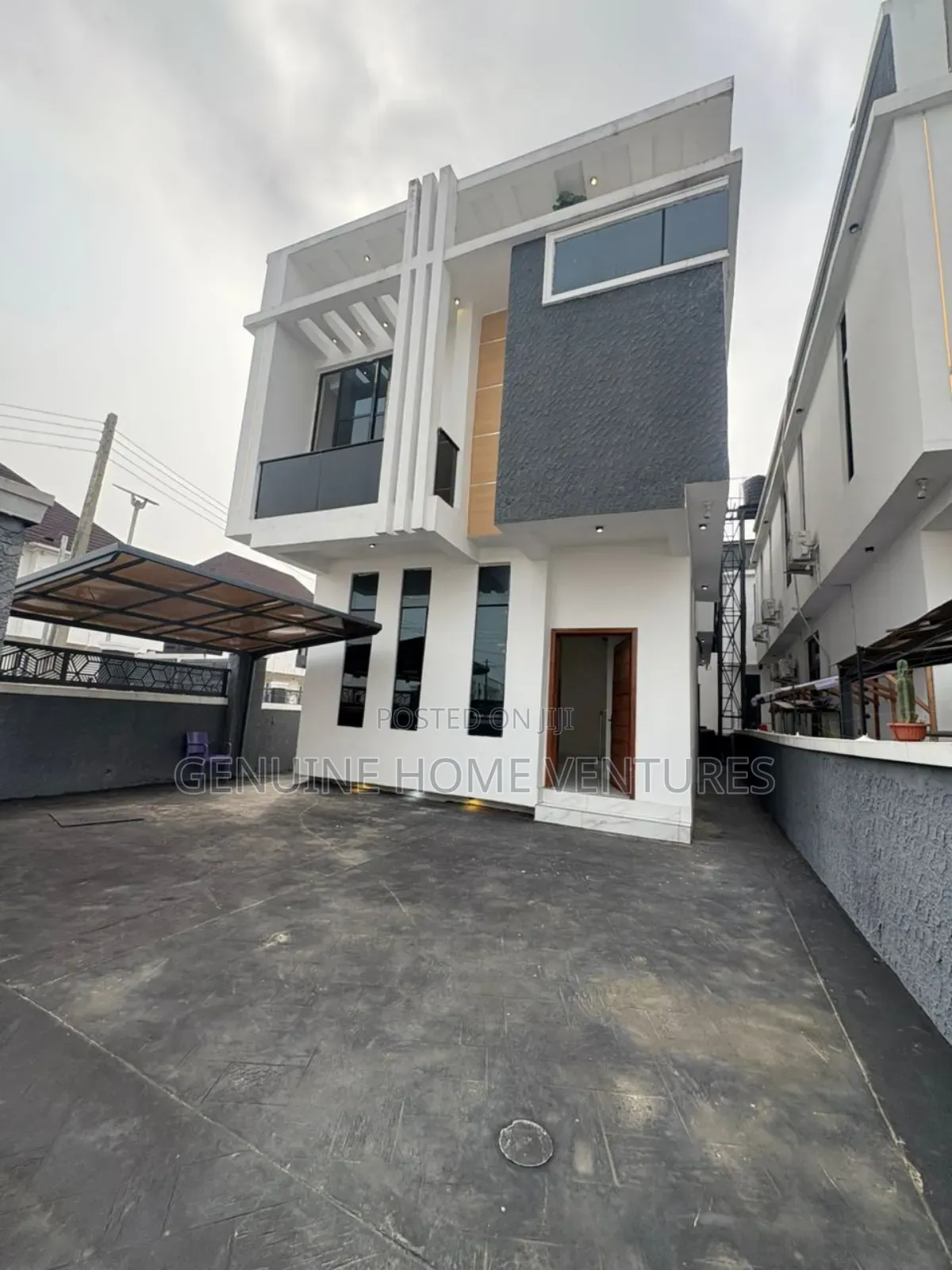 4bdrm Duplex in Ikota for sale in Ikota