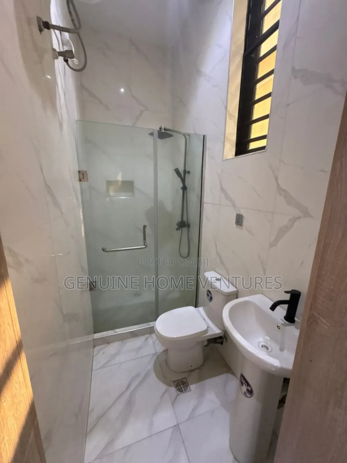 4bdrm Duplex in Ikota for sale in Ikota