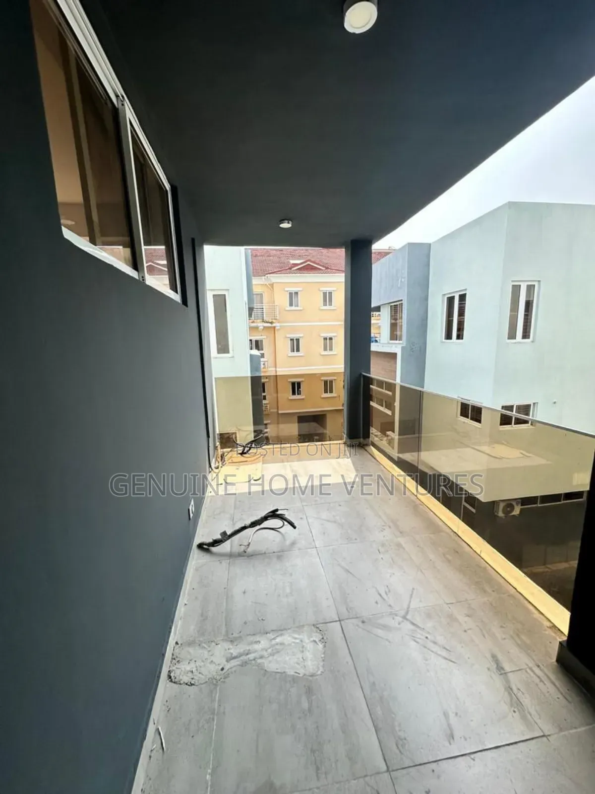 5bdrm Duplex in Osapa for sale in Osapa london
