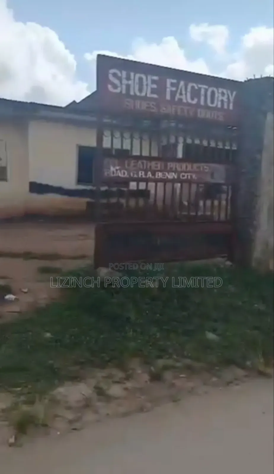 100ft by 120ft Land for Sale With Old Bungalow at Upper Adesuwa, Benin in Benin City