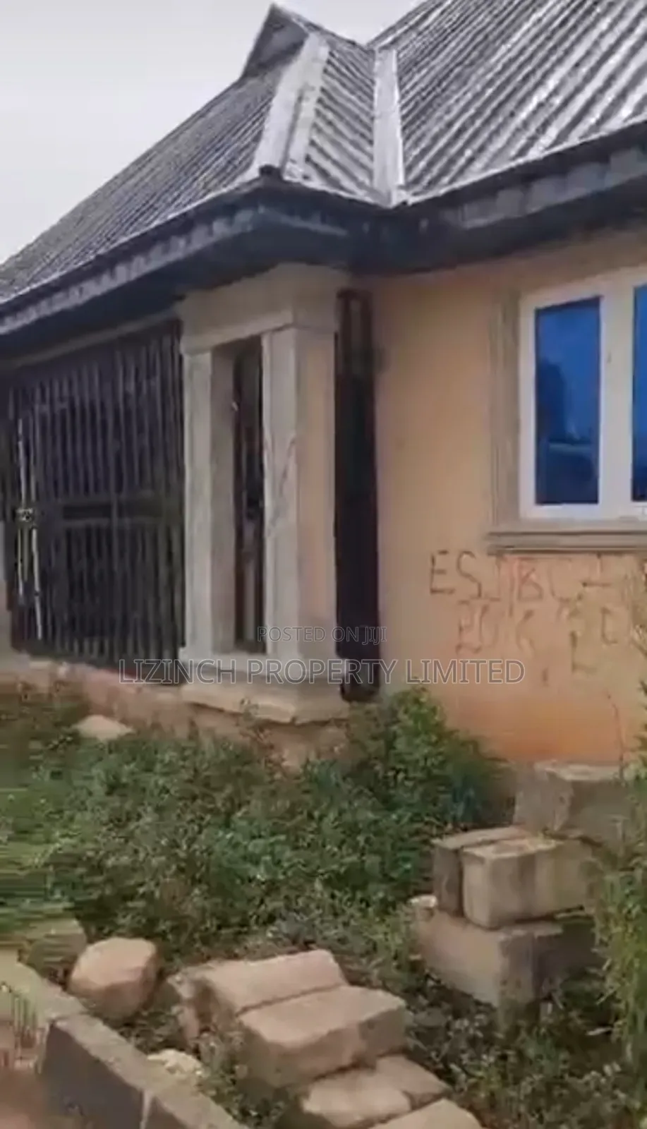 2bdrm Block of Flats in Benin City for sale in Benin City