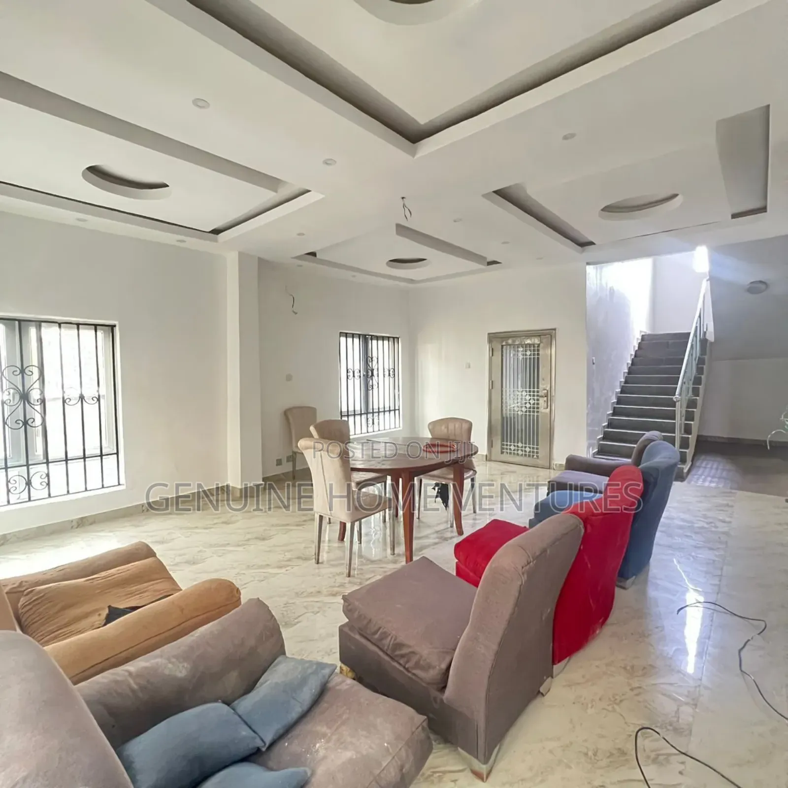 5bdrm Duplex in Chevron for sale in Chevron