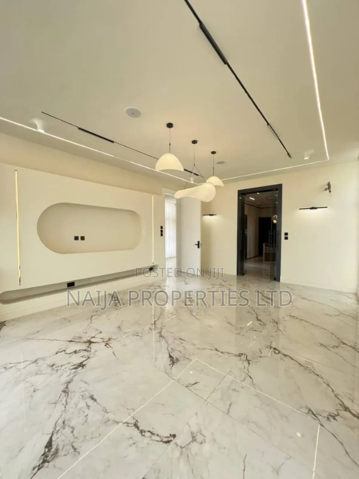 5bdrm Duplex in Lekki Phase 1 for sale in Lekki Phase 1