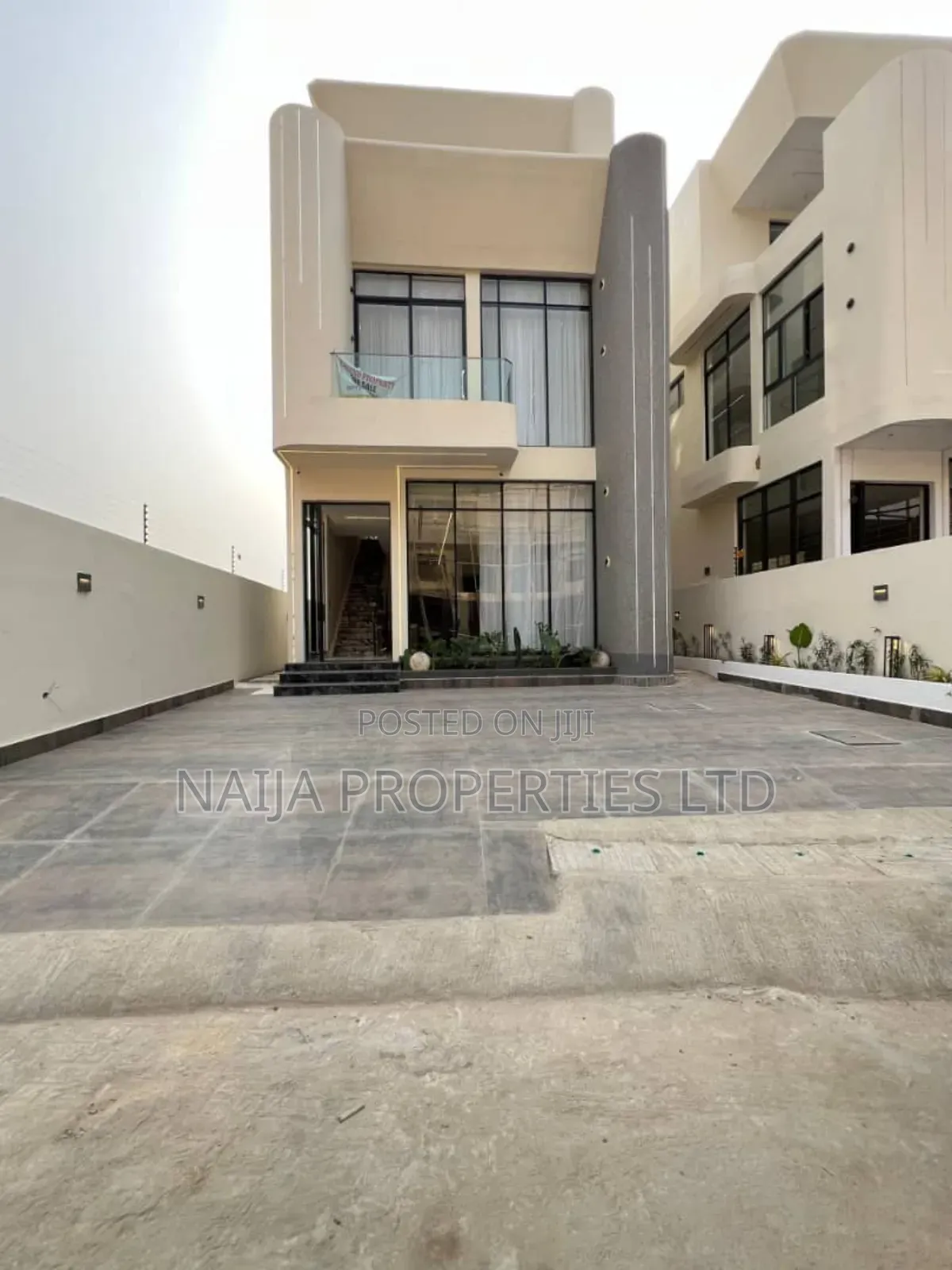 5bdrm Duplex in Lekki Phase 1 for sale in Lekki Phase 1