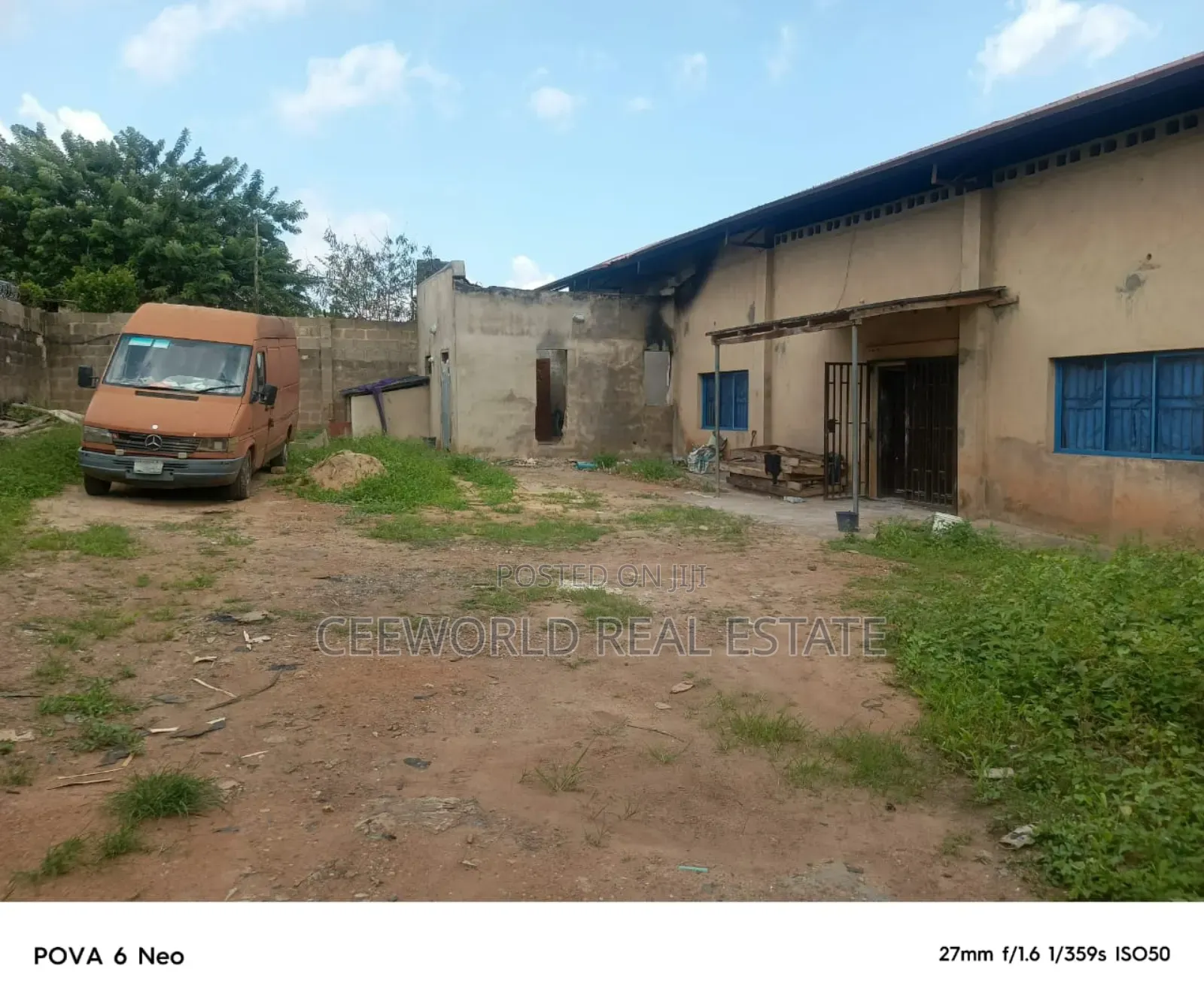 1000sqm Self Compound Warehouse at Aleshiloye, Dugbe Road, Ibadn in Dugbe (Onireke)
