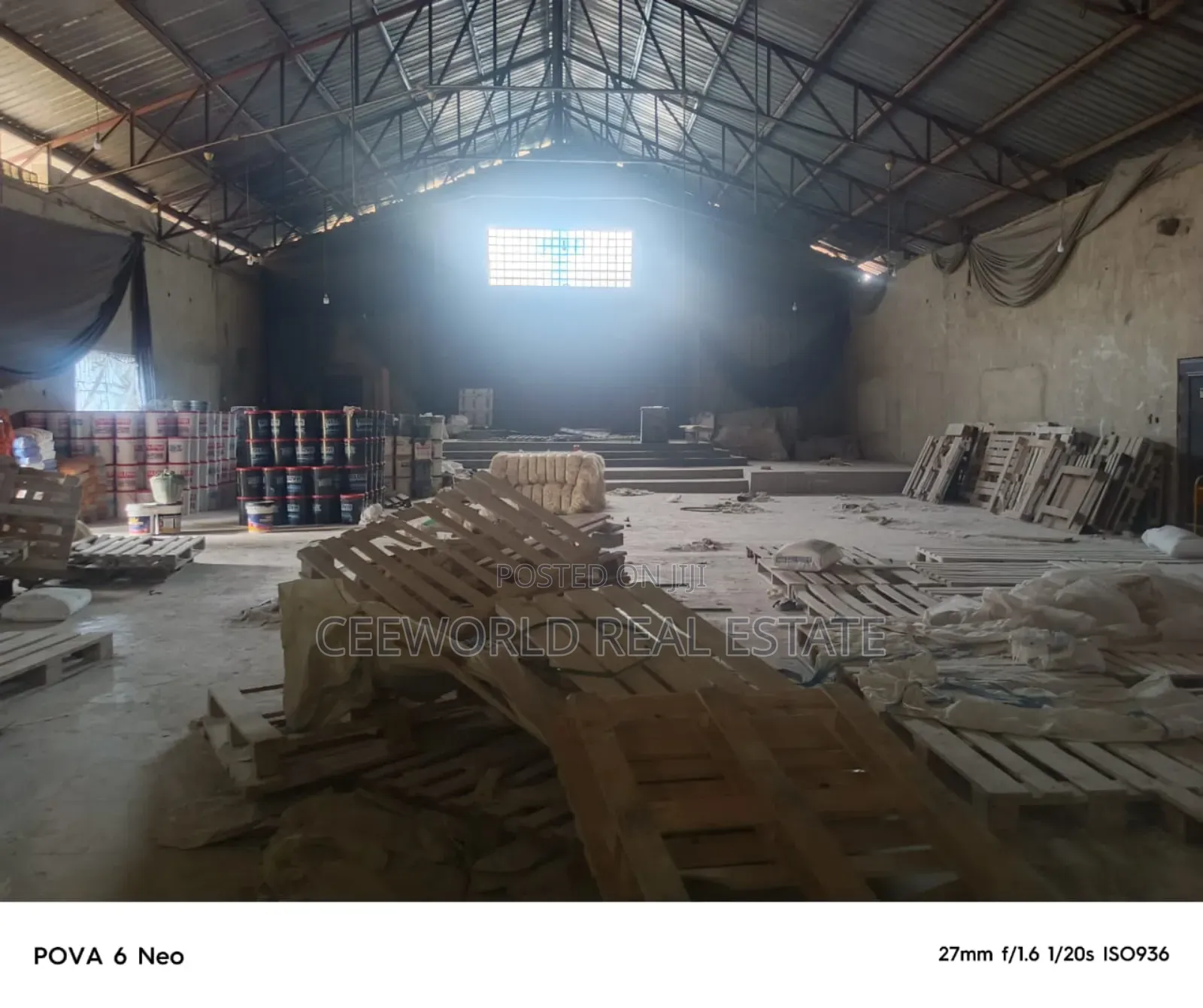 1000sqm Self Compound Warehouse at Aleshiloye, Dugbe Road, Ibadn in Dugbe (Onireke)