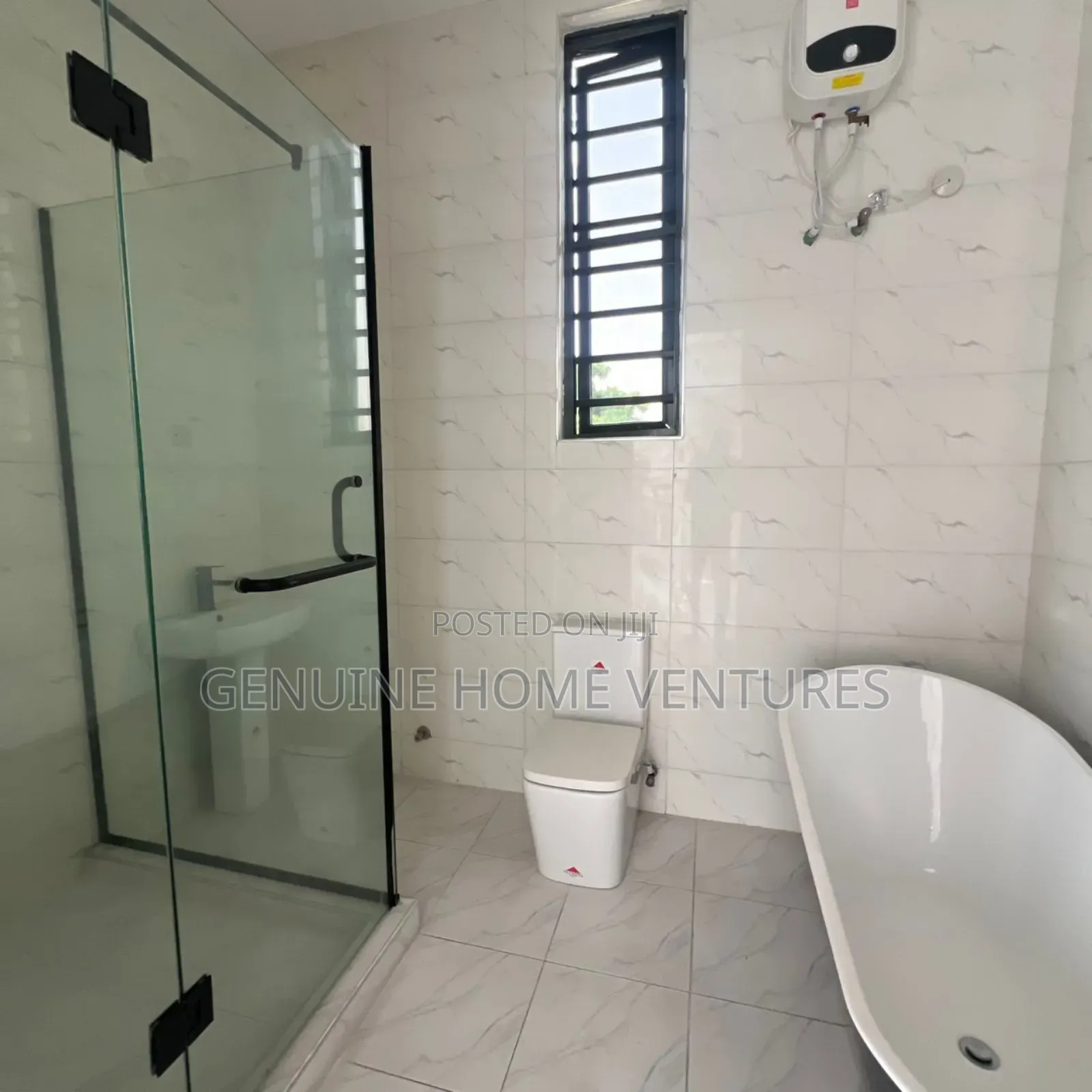 5bdrm Duplex in Chevron for sale in Chevron