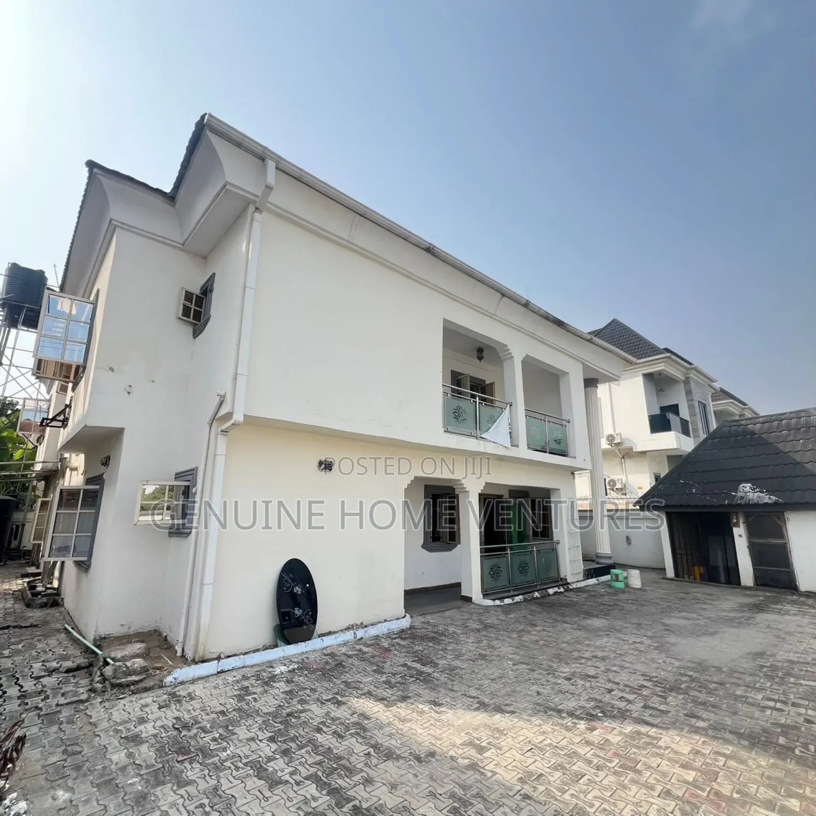 5bdrm Duplex in Chevron for sale in Chevron