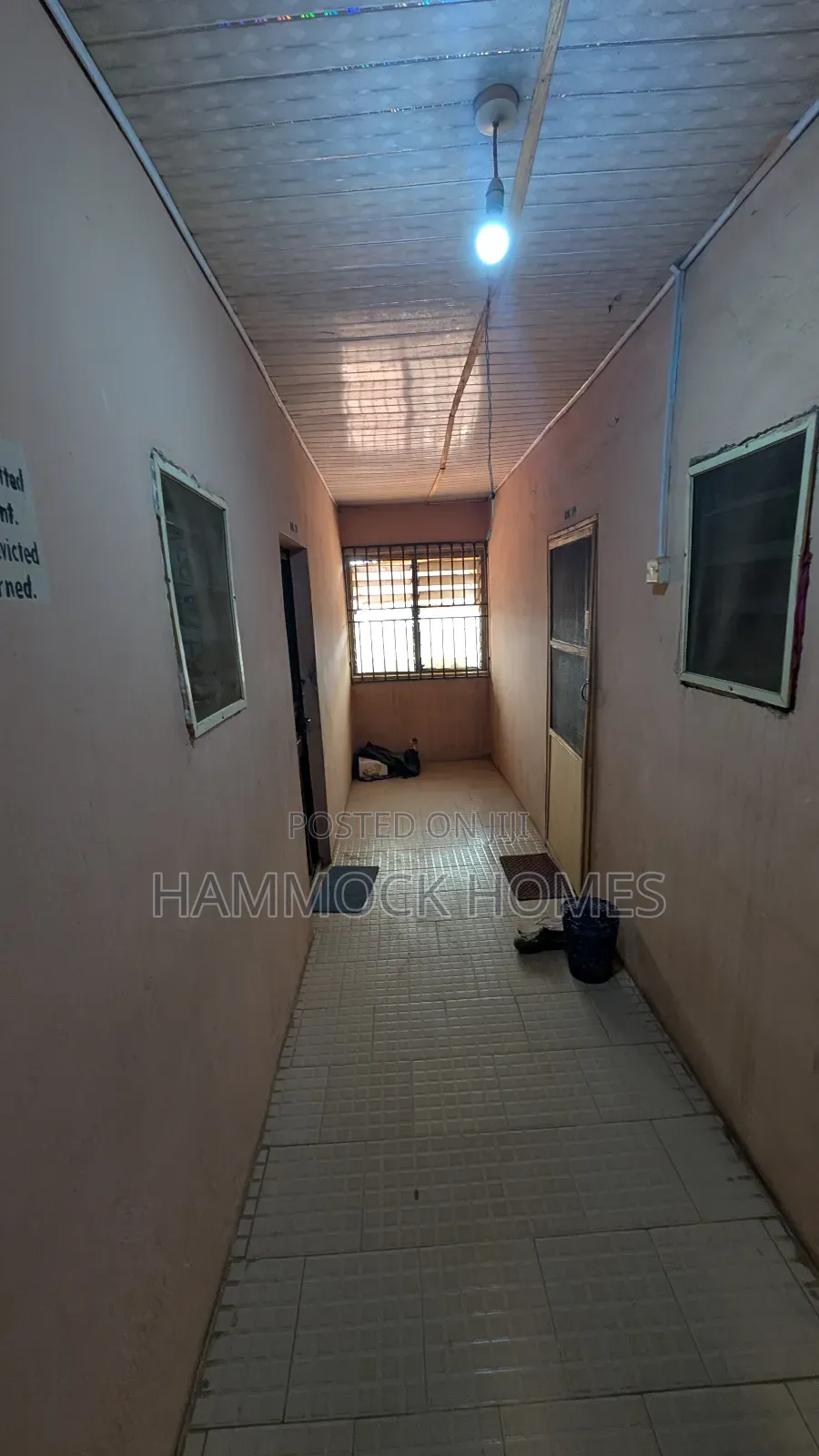 ₦12m Potential 20-Rooms Self Contain Hostel Trekable to Unibadan. in Ibadan Polytechnic/University