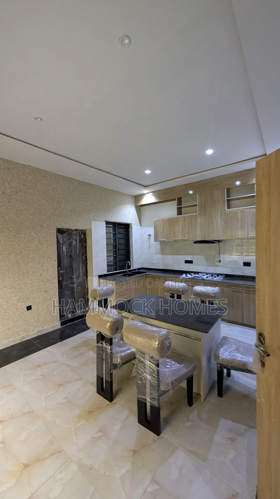 5bdrm Penthouse in Engineer Lere Adigun, Basorun for sale in Basorun
