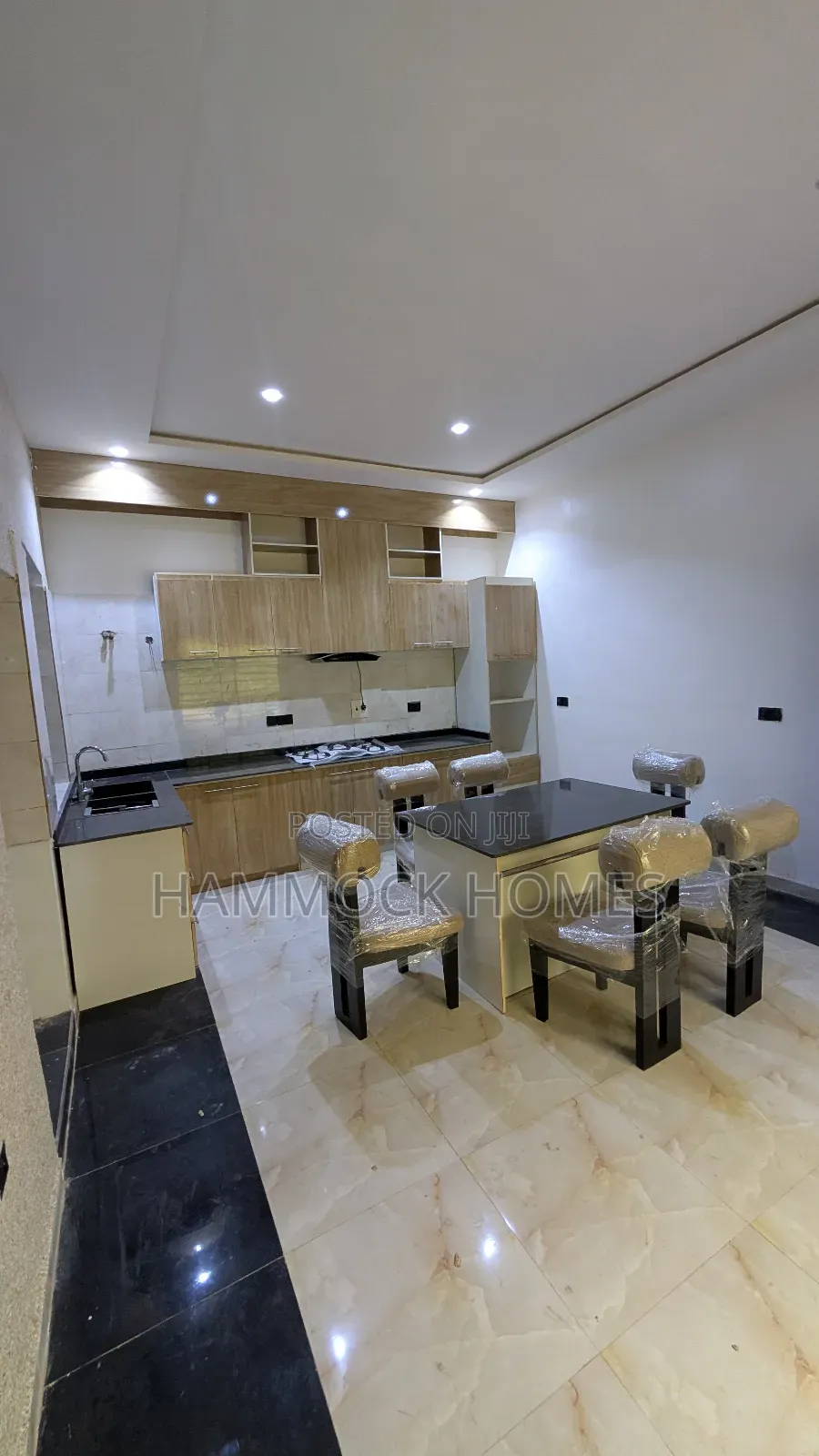 5bdrm Penthouse in Engineer Lere Adigun, Basorun for sale in Basorun