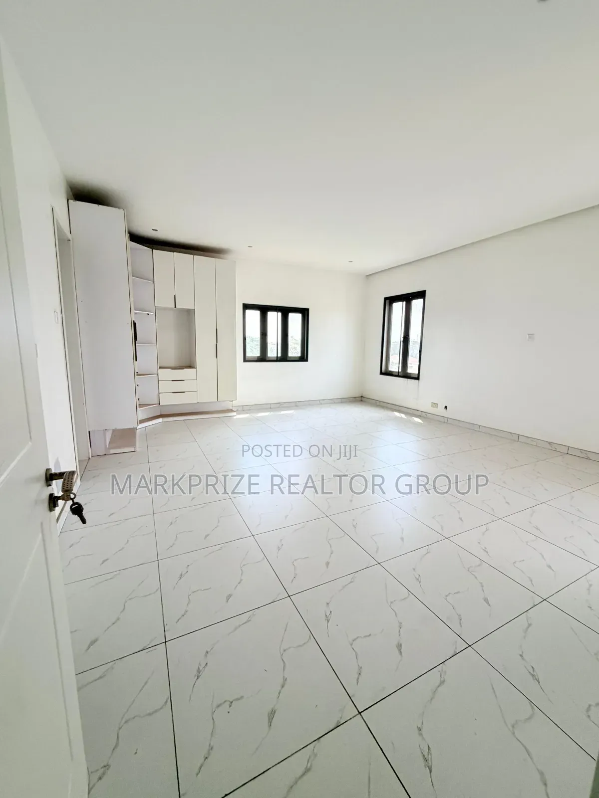 4bdrm Duplex in Obanikoro for sale in Obanikoro