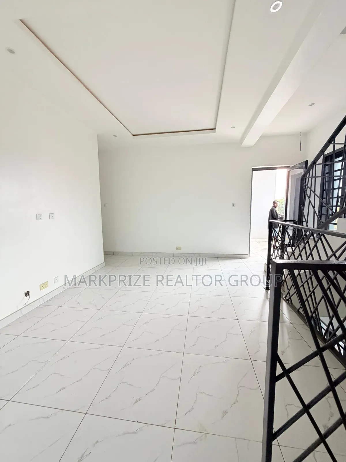 4bdrm Duplex in Obanikoro for sale in Obanikoro