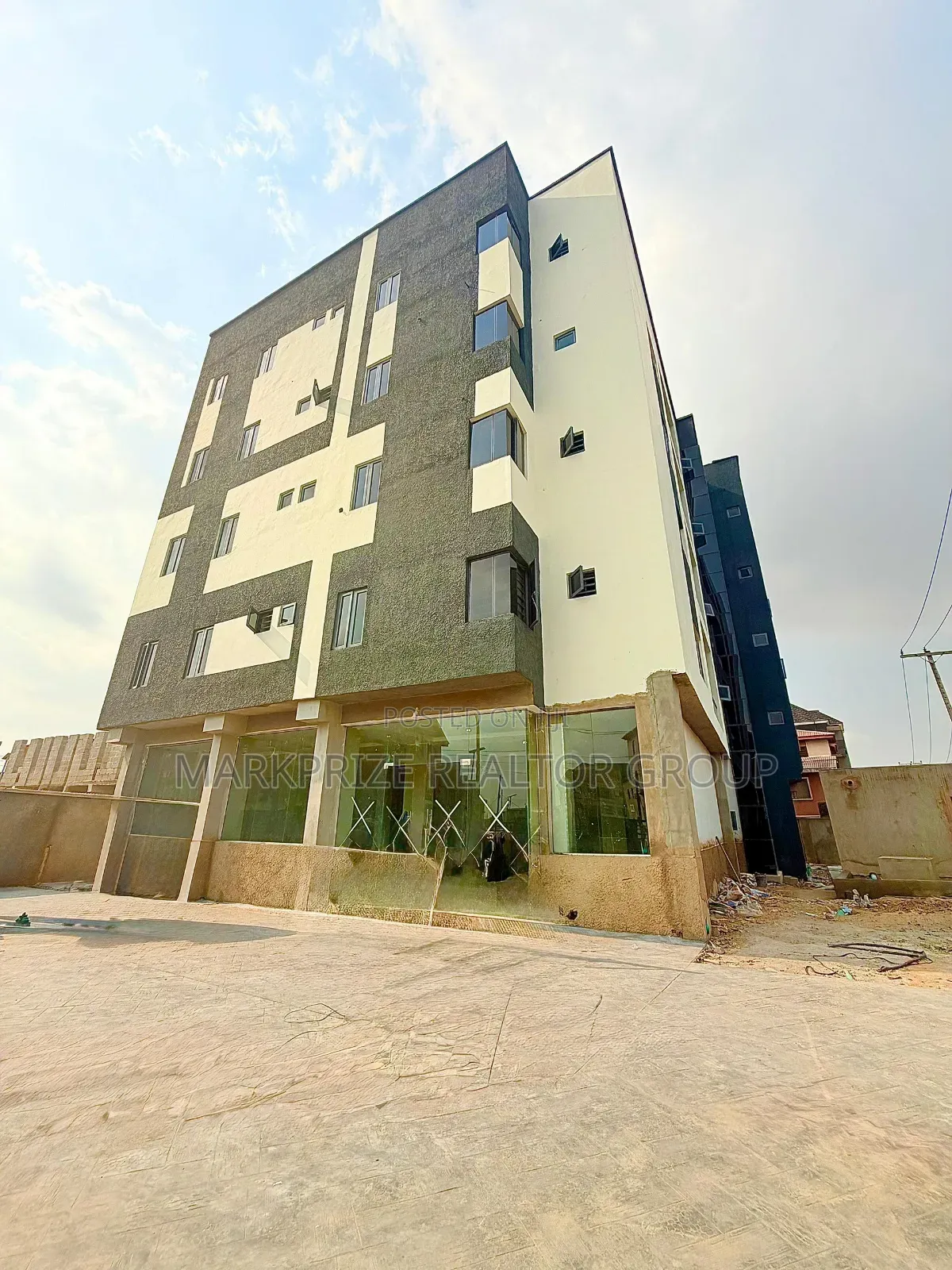 2bdrm Apartment In Allen Avenue For Sale in Allen Avenue