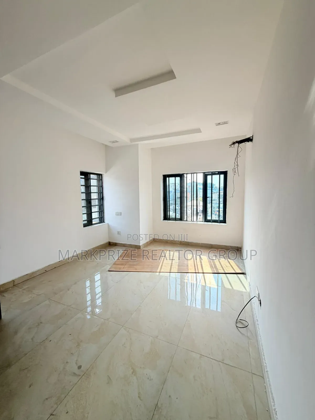 2bdrm Apartment In Allen Avenue For Sale in Allen Avenue