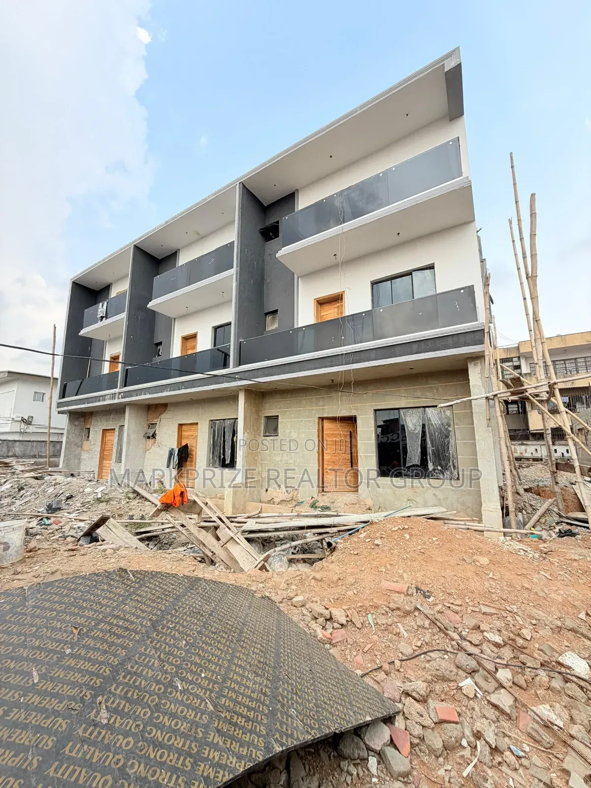 4bdrm Duplex in Adeniyi Jones for sale in Adeniyi Jones