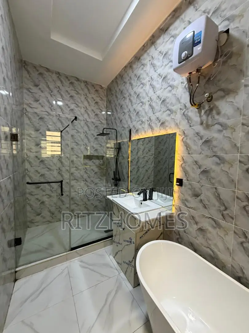 4bdrm Duplex in Lekki for sale in Lekki