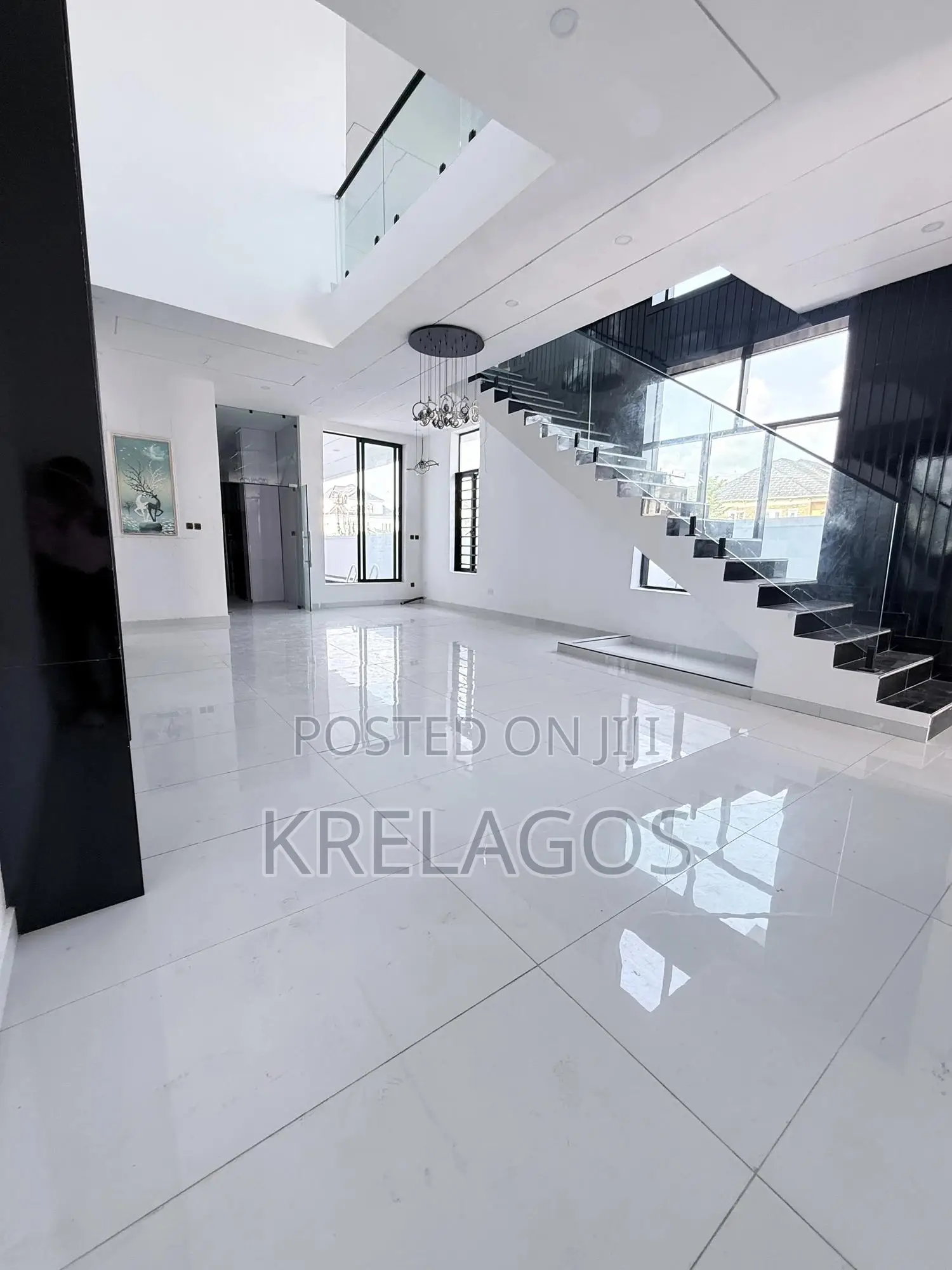5bdrm Duplex in Chevron for sale in Chevron