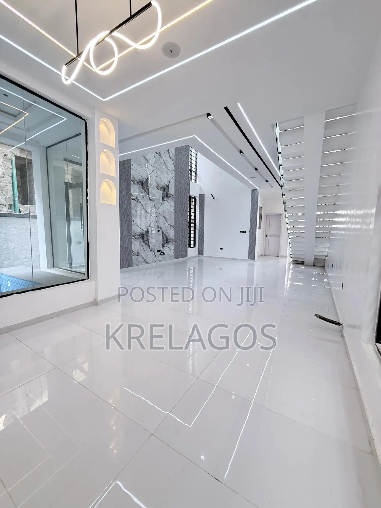5bdrm Duplex in Chevron for sale in Chevron