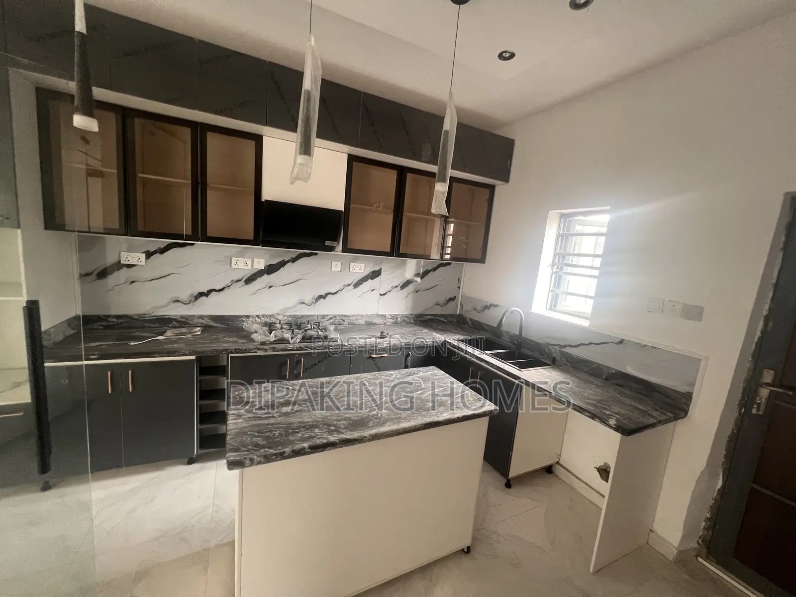 Furnished 4bdrm Duplex in Maryland for sale in Maryland
