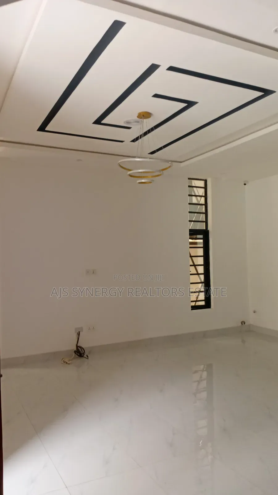 4bdrm Duplex in Chevron for sale in Chevron