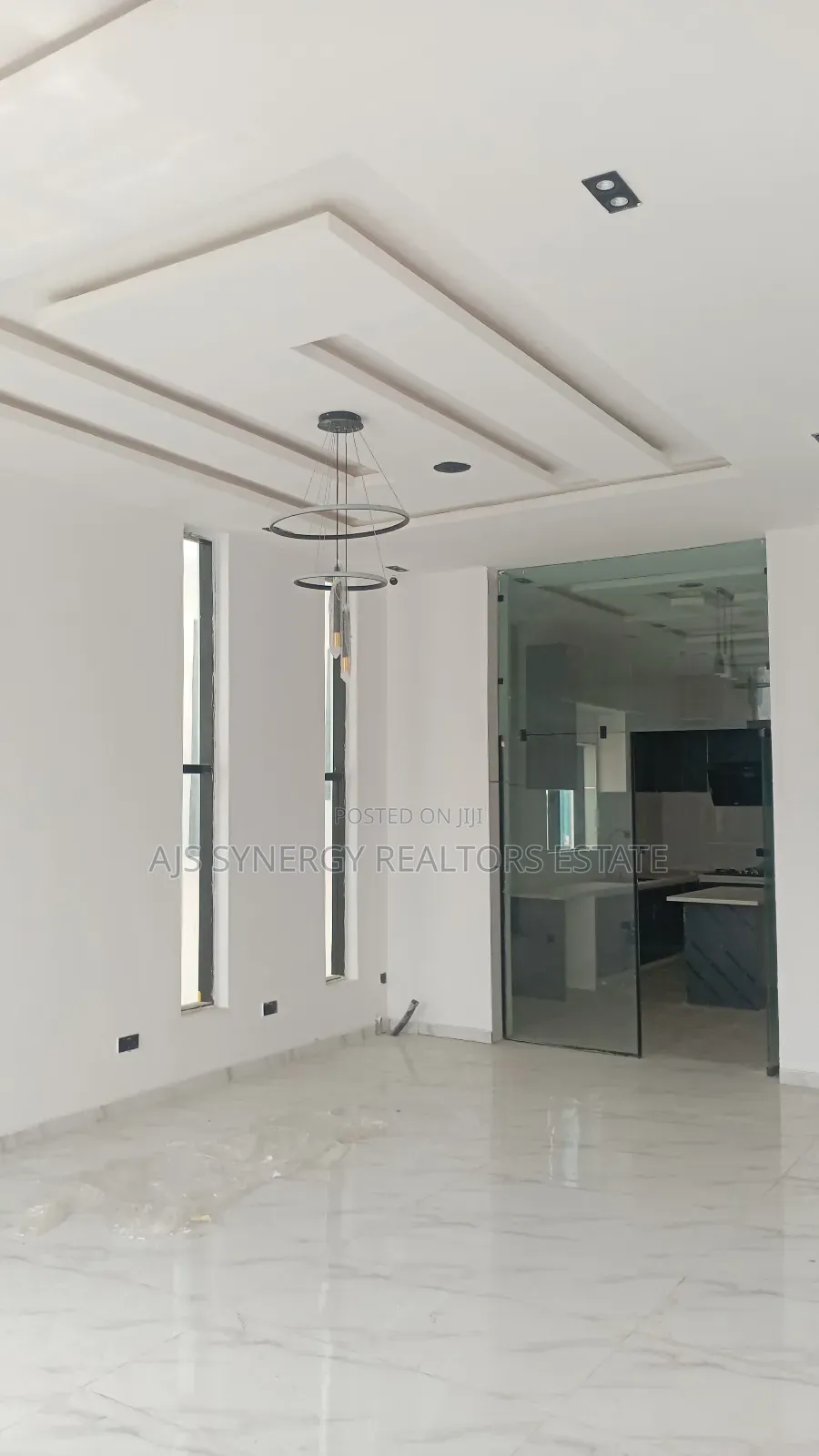 4bdrm Duplex in Chevron for sale in Chevron