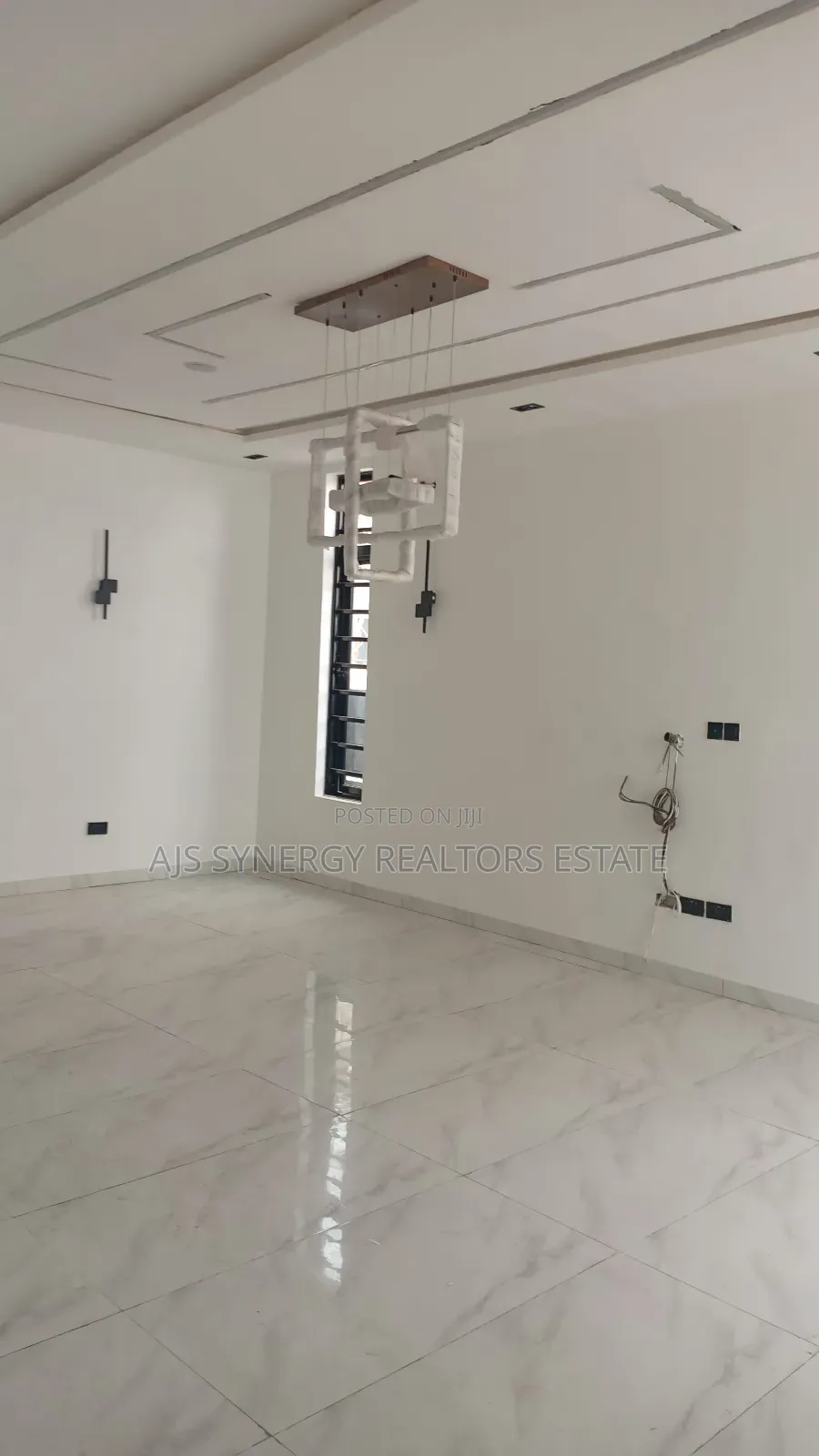 4bdrm Duplex in Chevron for sale in Chevron