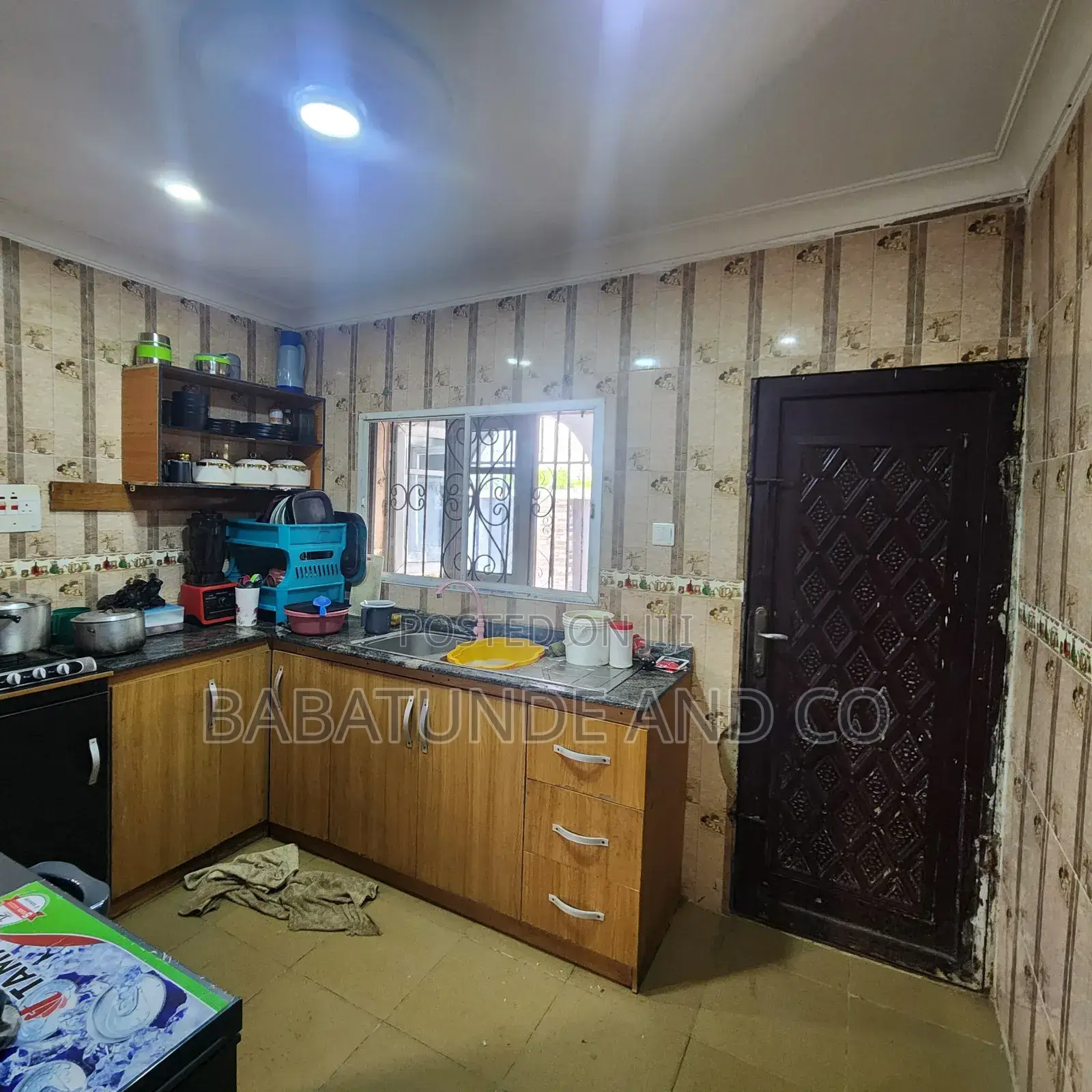3bdrm Bungalow in Omi Adio for sale in Omi Adio