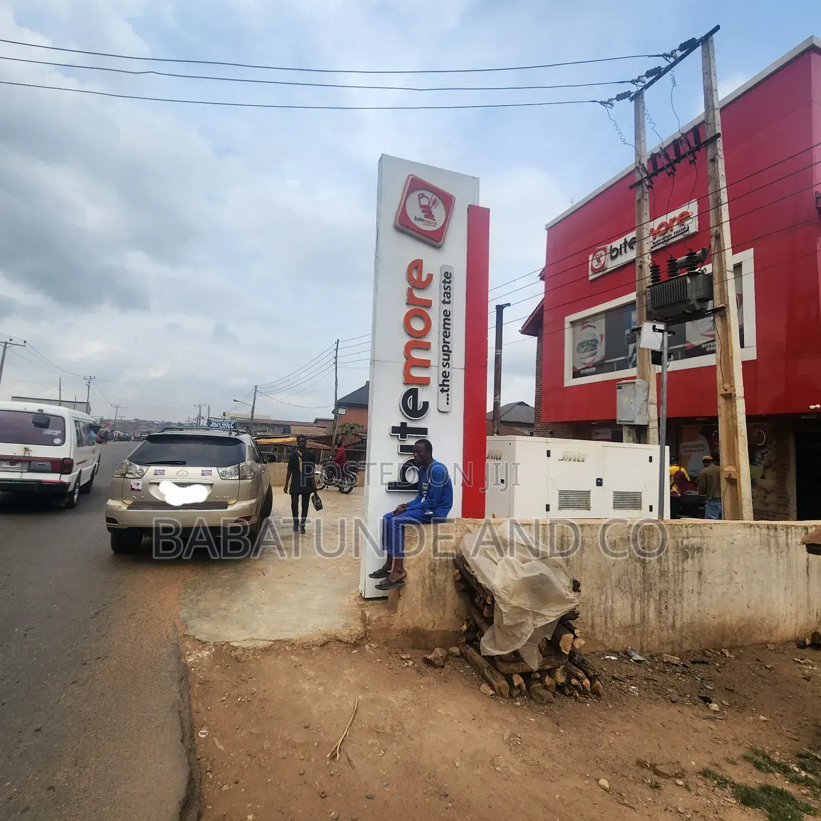 6bdrm Bungalow in Omi Adio for sale in Omi Adio