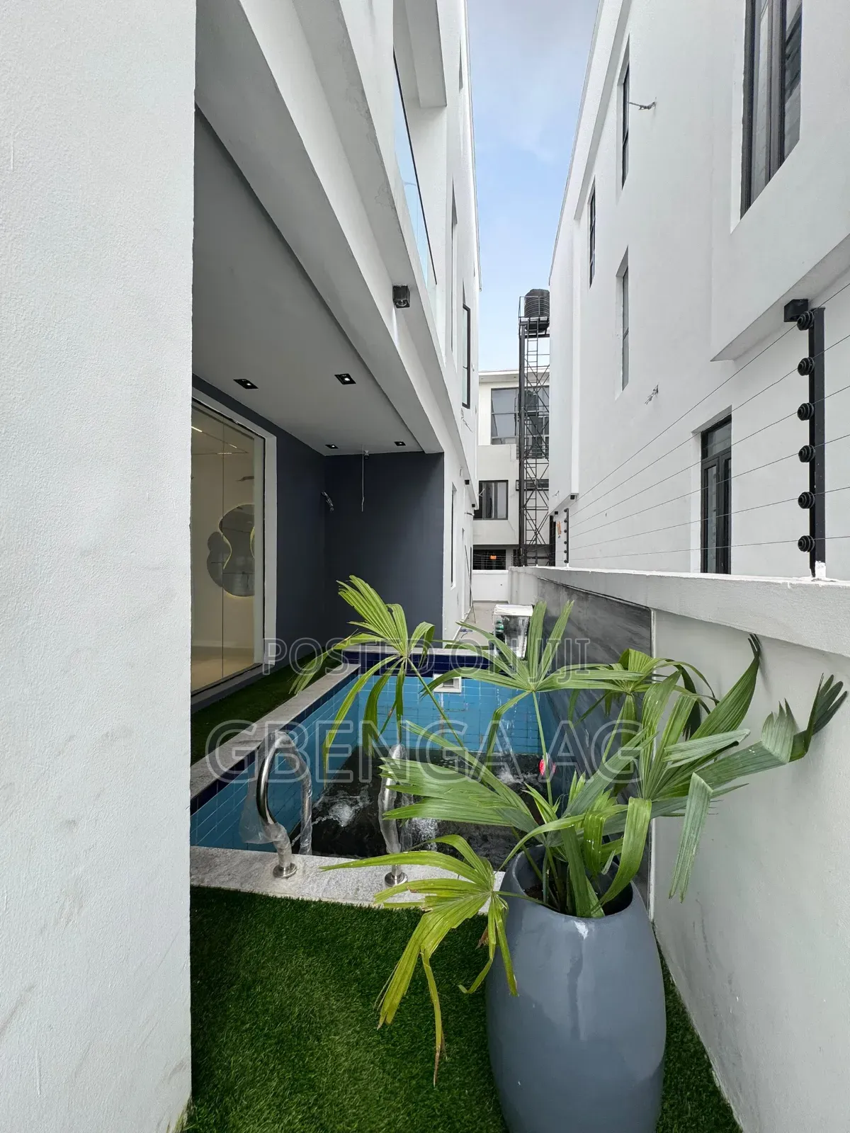 5bdrm Duplex in Lekki Phase 1 for sale in Lekki Phase 1