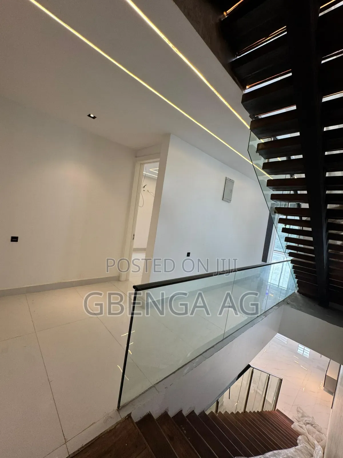 5bdrm Duplex in Lekki Phase 1 for sale in Lekki Phase 1