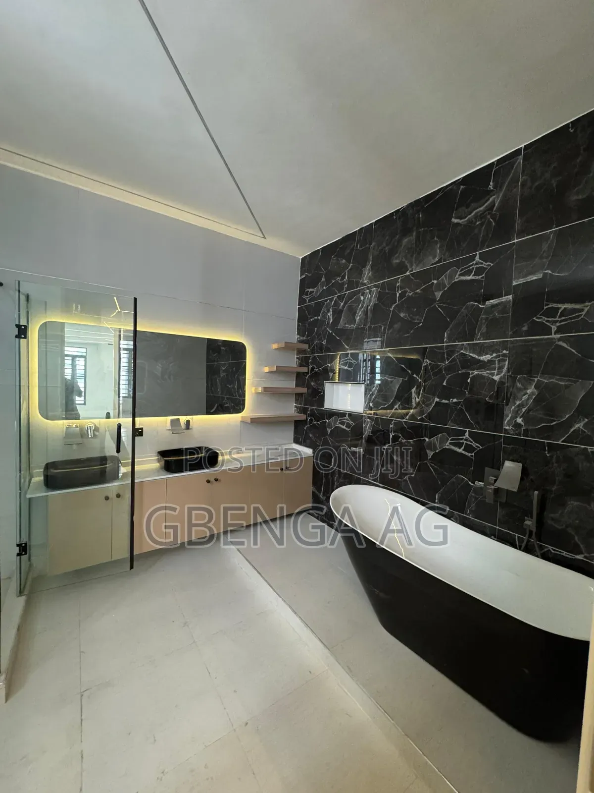 5bdrm Duplex in Lekki Phase 1 for sale in Lekki Phase 1