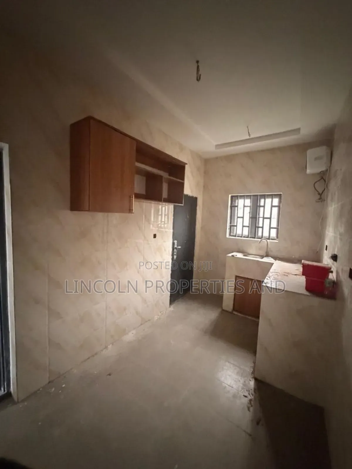 3bdrm Apartment in Oron Road By Ring, Uyo for rent in Uyo