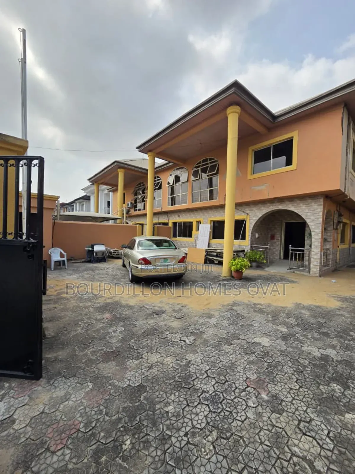 5bdrm Duplex in Lekki Phase 1 for sale in Lekki Phase 1