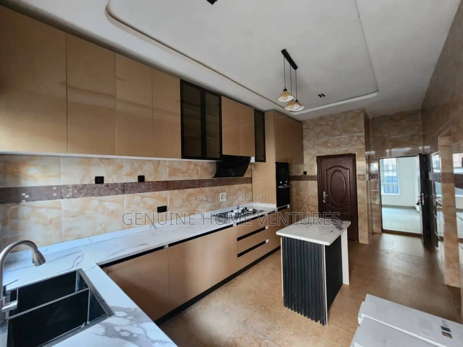 5bdrm Duplex in Idado Estate for sale in Idado