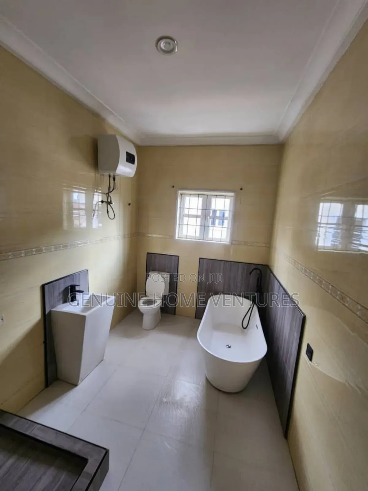 5bdrm Duplex in Idado Estate for sale in Idado