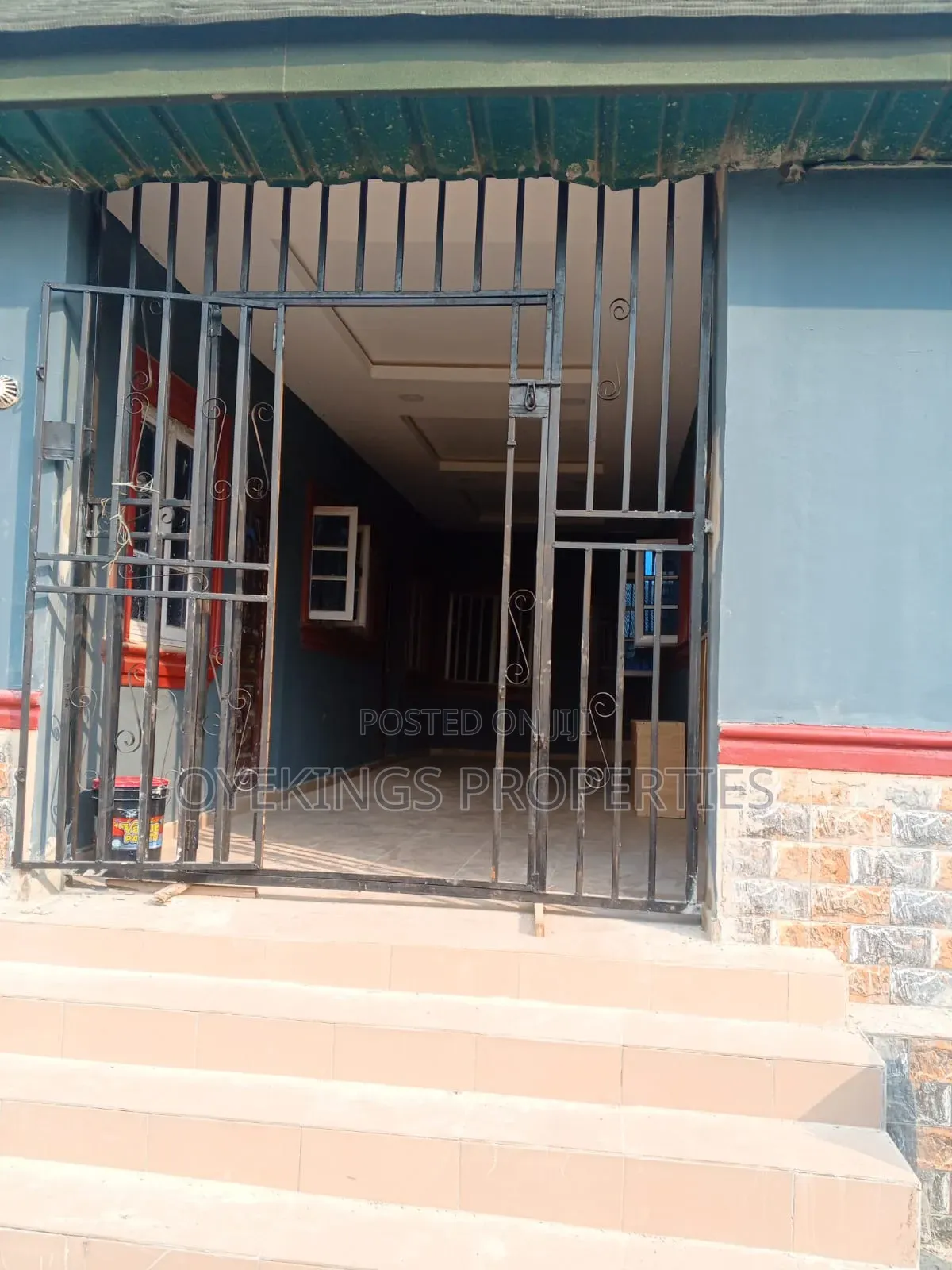 6bdrm Bungalow in Arigbawonwo, Oworonshoki / Gbagada for sale in Oworonshoki / Gbagada