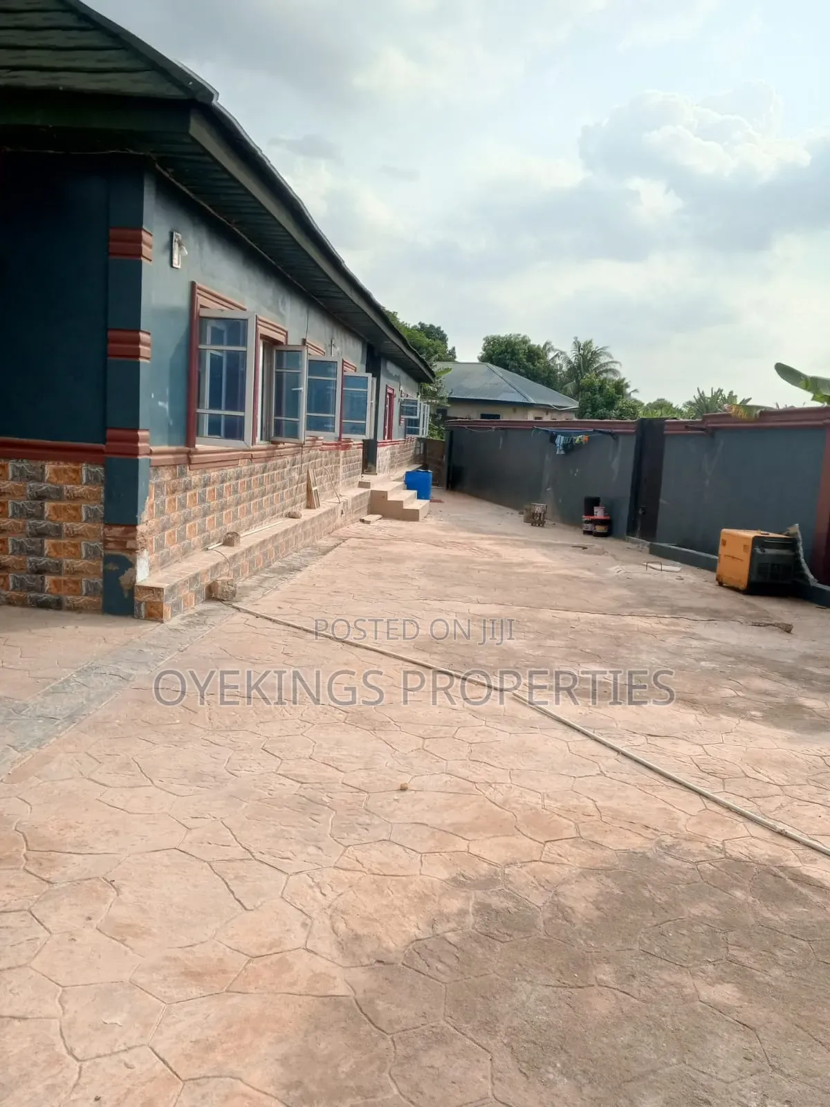 6bdrm Bungalow in Arigbawonwo, Oworonshoki / Gbagada for sale in Oworonshoki / Gbagada