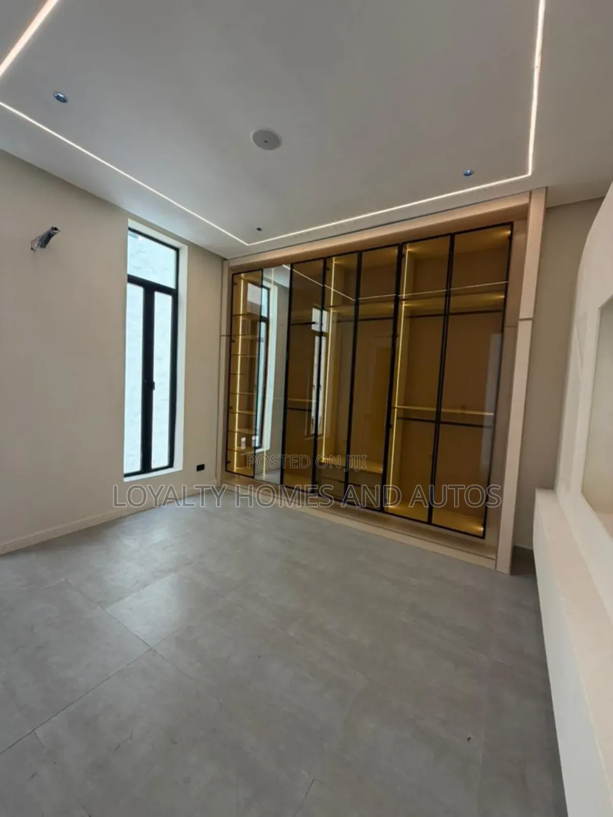 5bdrm Duplex in Lekki Phase 1 for sale in Lekki Phase 1