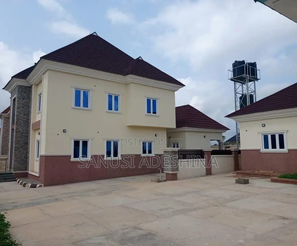 6bdrm Duplex in Gwarimpa Estate,Fct, Gwarinpa for sale in Gwarinpa