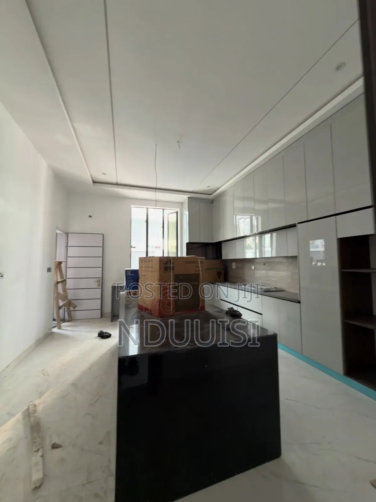 5bdrm Duplex in Apo Resettlement for sale in Apo Resettlement