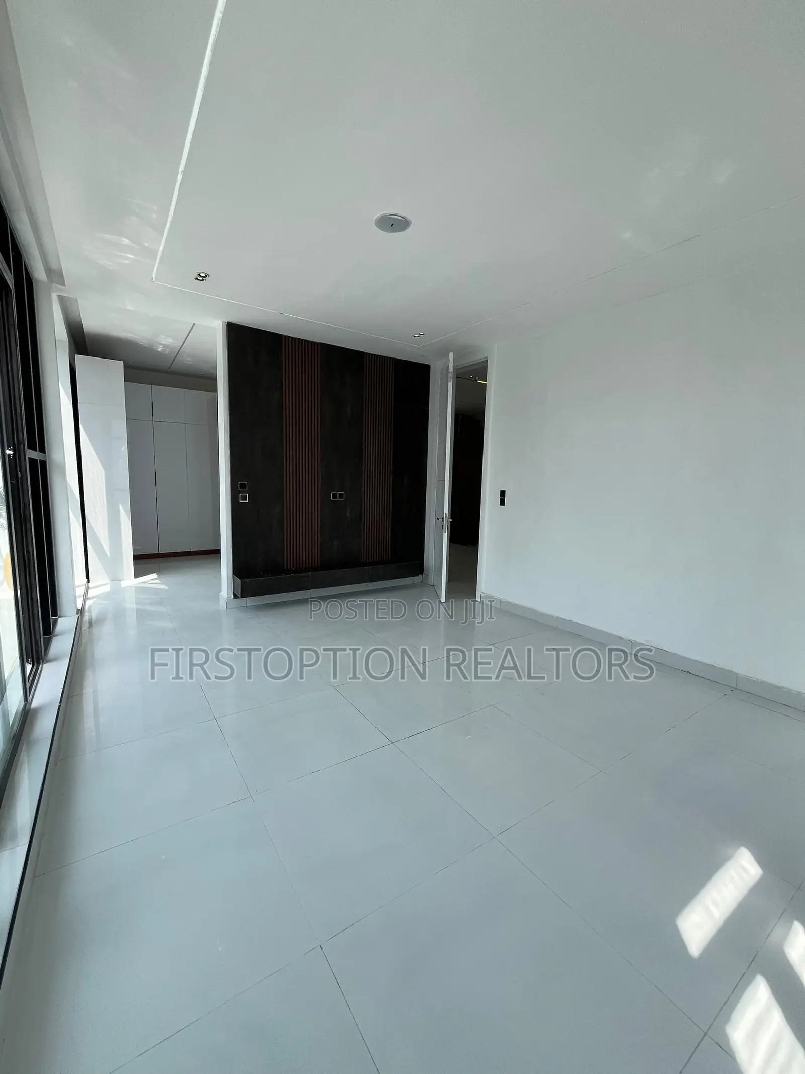 5bdrm House in Chevron for sale in Chevron