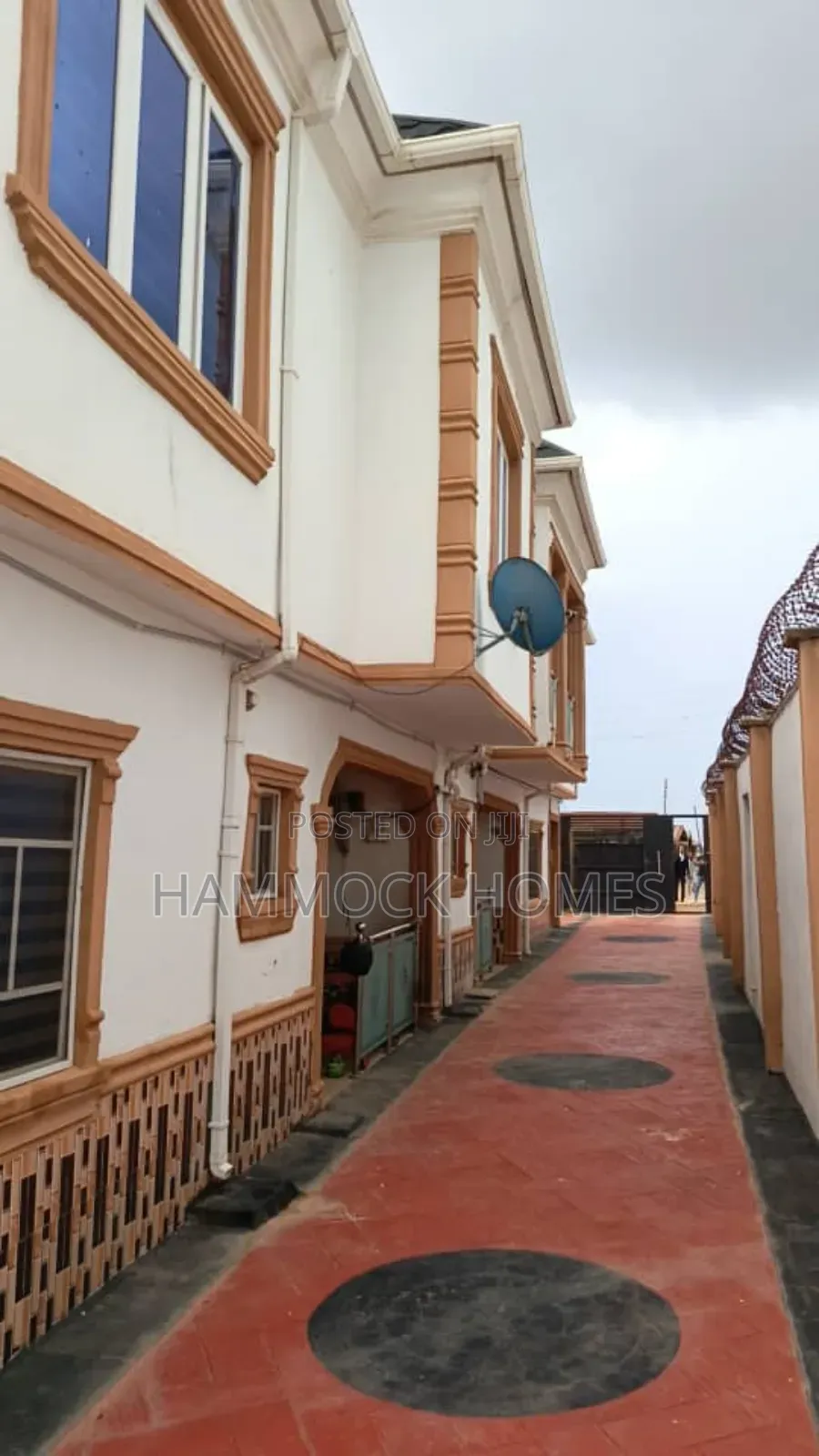 8bdrm Block of Flats in Airport 2Nd Gate, Alakia for sale in Alakia