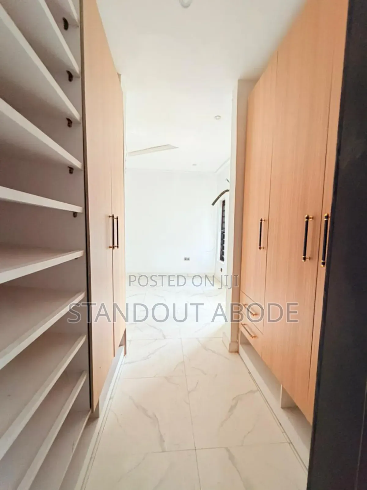 4bdrm Duplex in In An Estate, Maryland for sale in Maryland