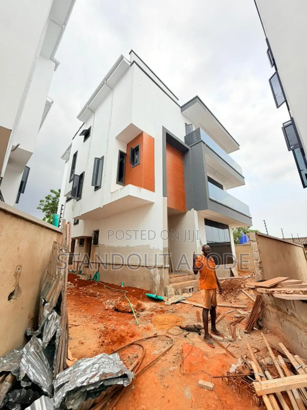4bdrm Duplex in In A Secure Estate, Maryland for sale in Maryland