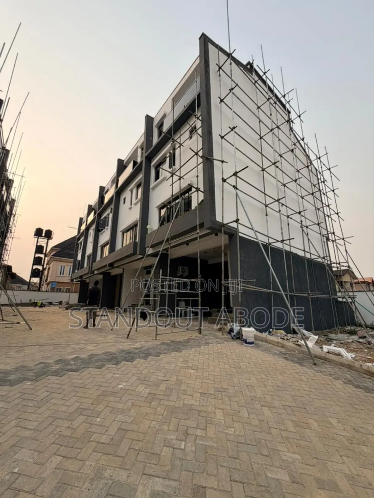 4bdrm Townhouse/Terrace in In An Estate, Gbagada for sale in Gbagada